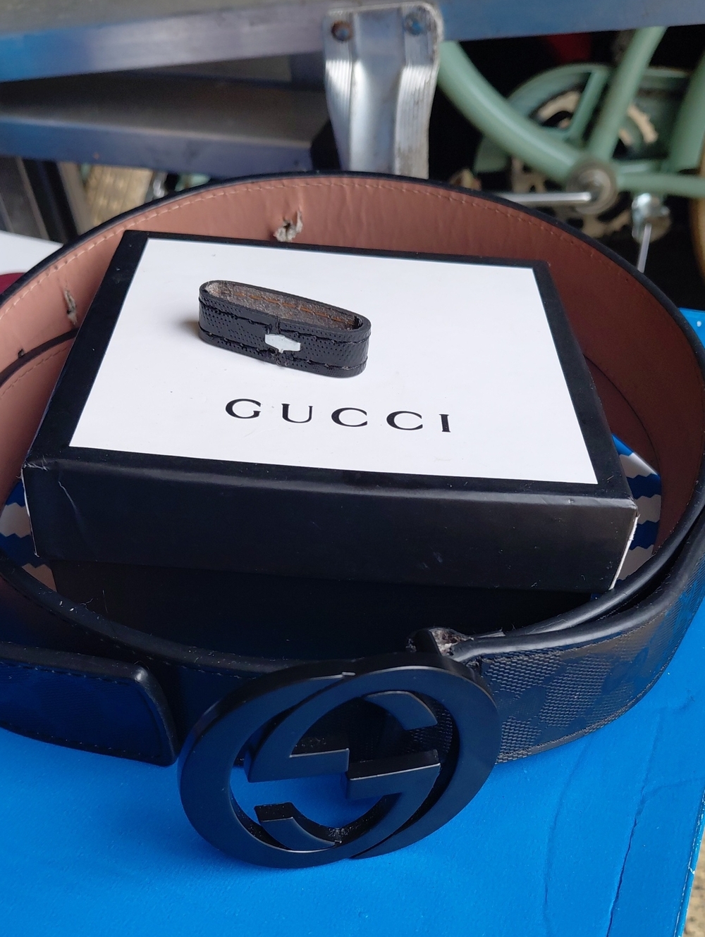 Gucci Black Men’s Leather Belt with Matte Double-G Buckle